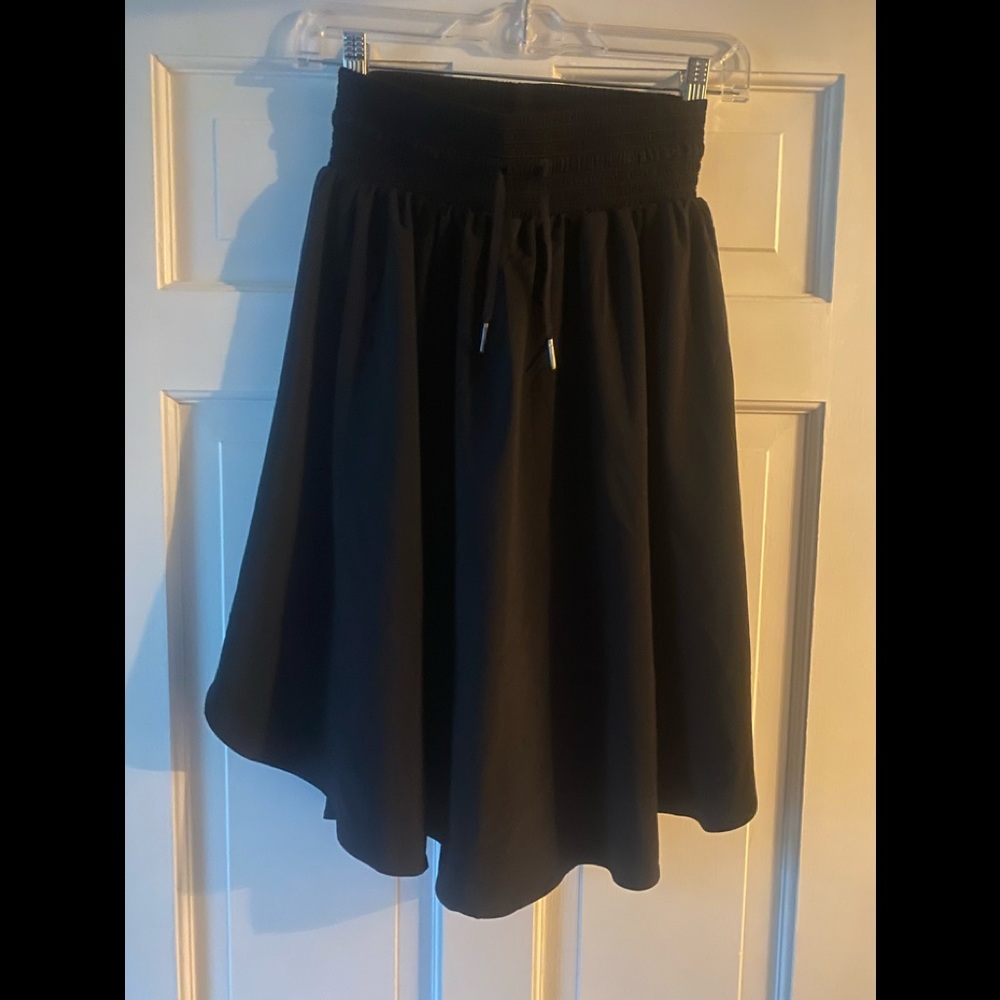 Lululemon skirt size 4